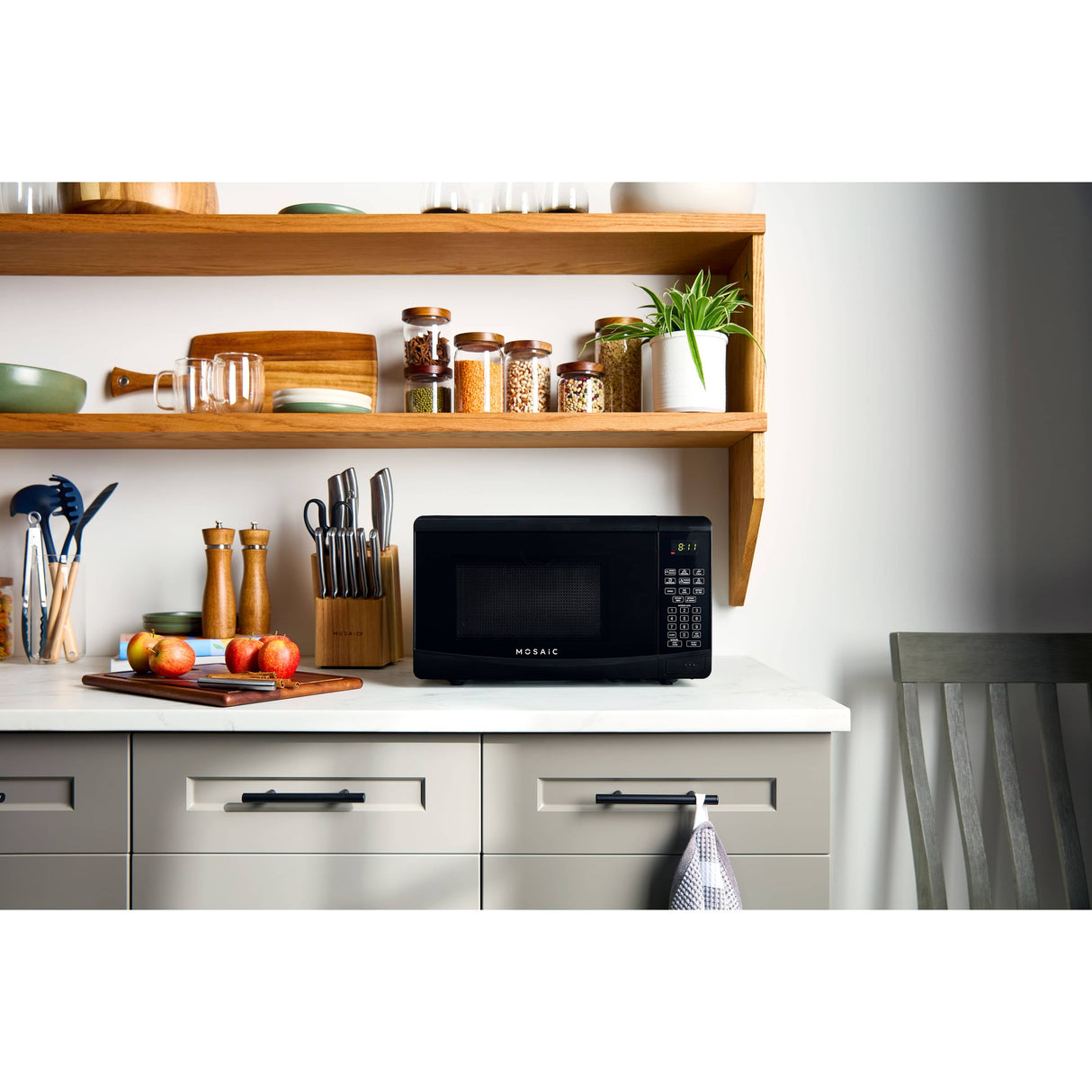 Countertop Microwave Oven - Black, 700W, 0.7 cu. ft.
