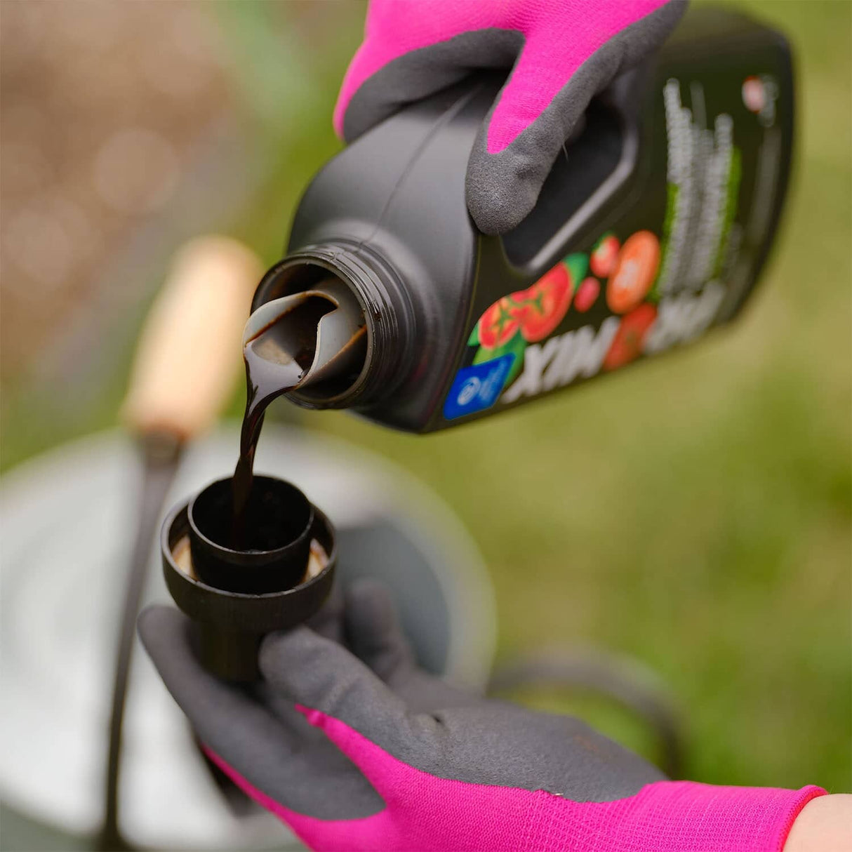 Liquid Tomato/Vegetable/Fruit Fertilizer - 3-6-12, 1 L