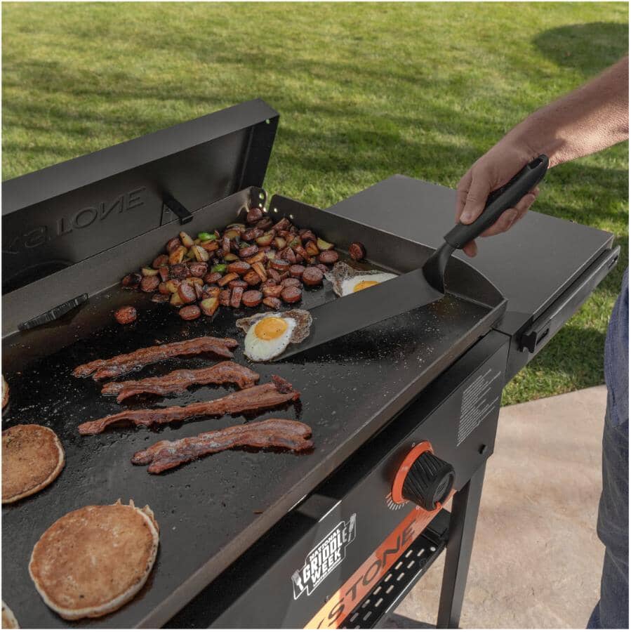 28" Original Omnivore Propane Griddle with Hard Cover - 2 Burner, 524 sq. in.