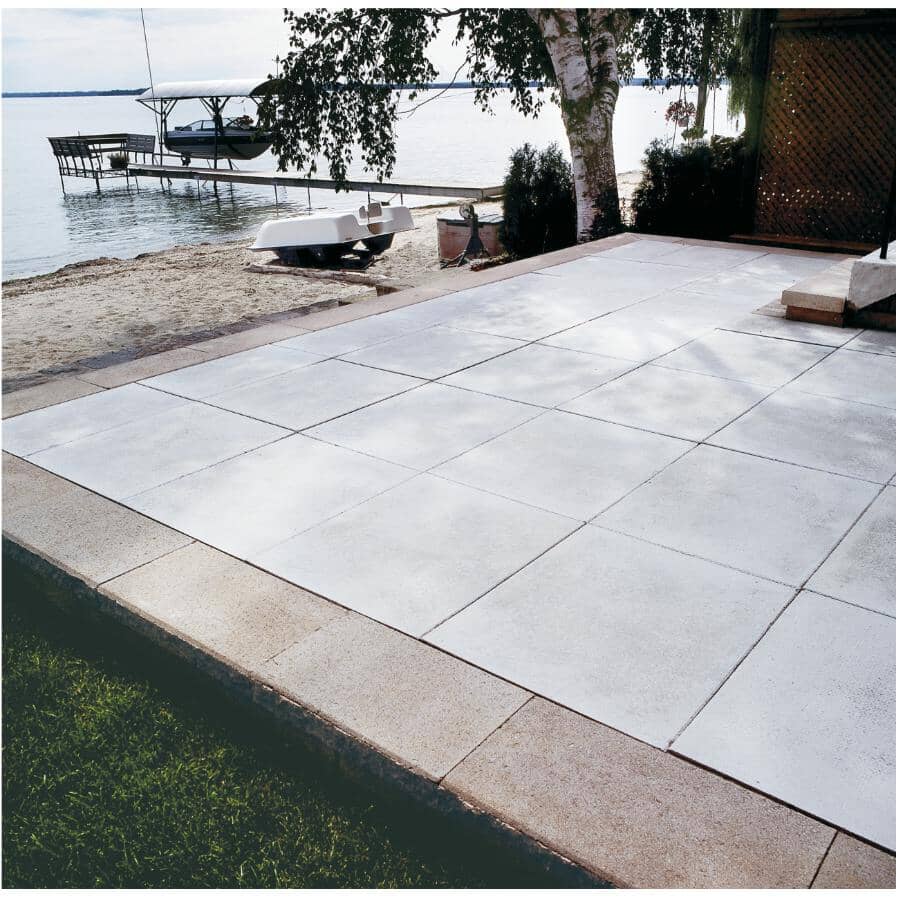 18" x 18" Natural Diamond Pattern Patio Stone
