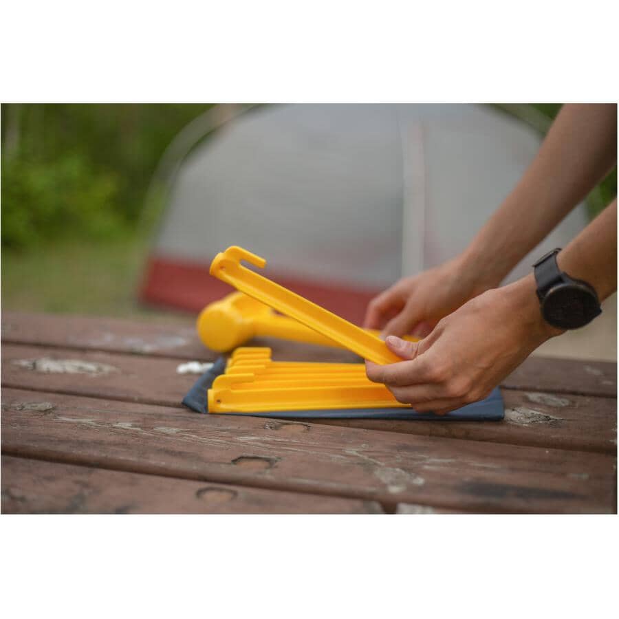 9" Plastic Tent Pegs - 6 Pack