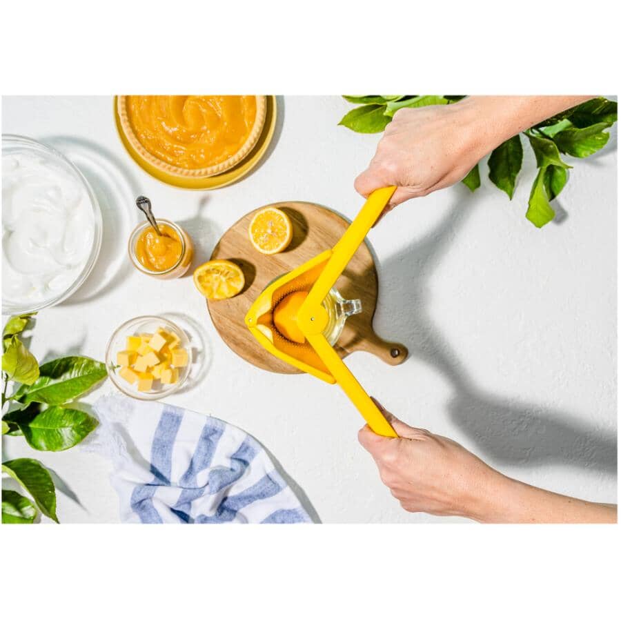 Fluicer Lemon Squeezer - Yellow