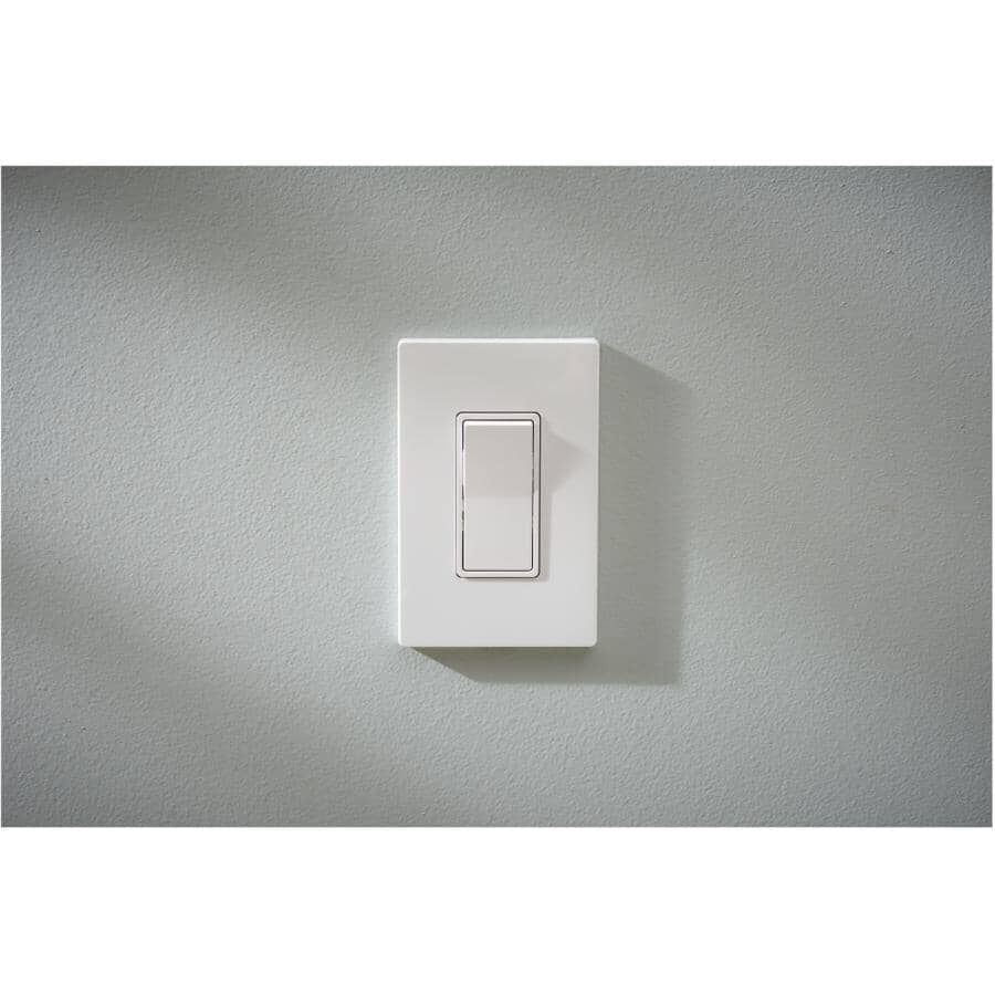 White 1-Gang Decorator Screwless Wall Plate