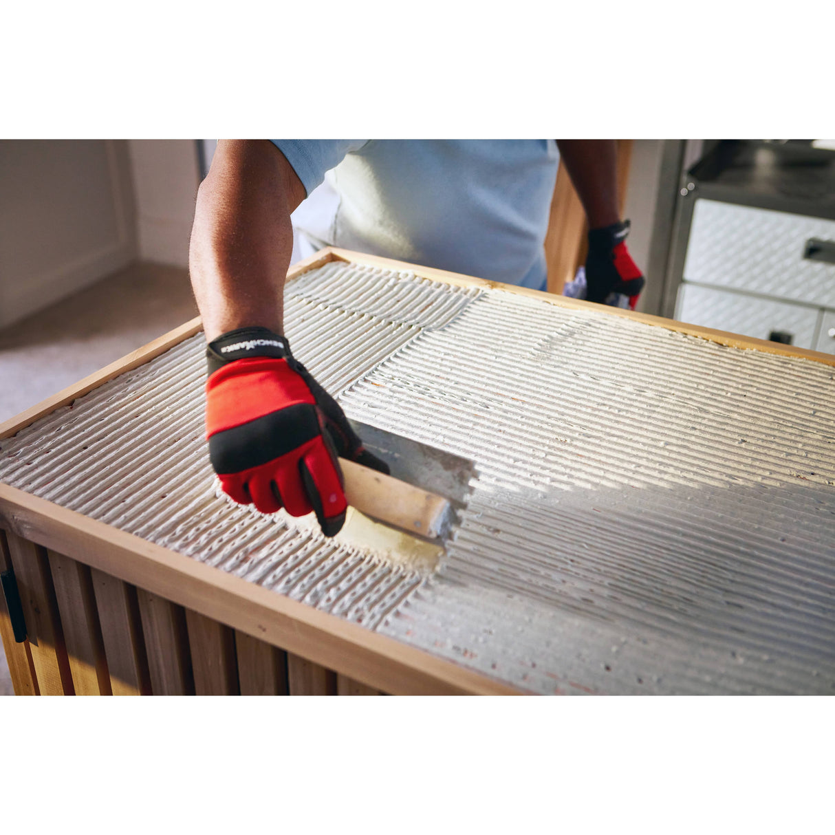 9" x 4" Square-Notch Trowel