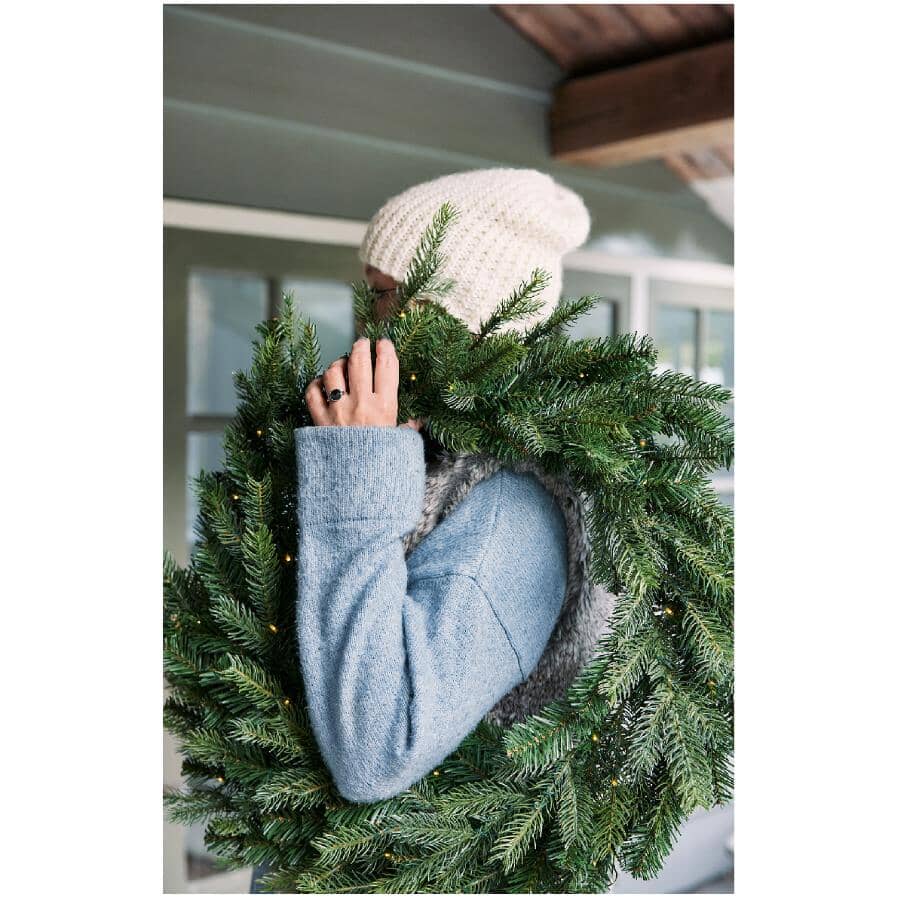 32" Indoor / Outdoor Grandis Wreath - 80 Warm White Micro LED Lights