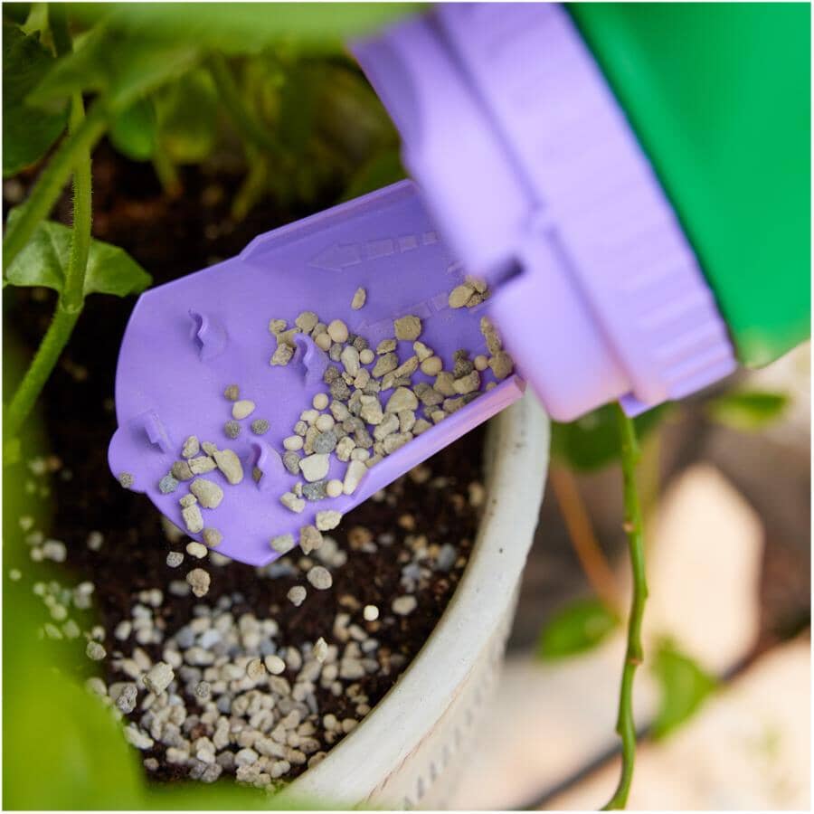 Shake N Feed Ultra Bloom Plant Food - 10-18-9, 2.04 kg