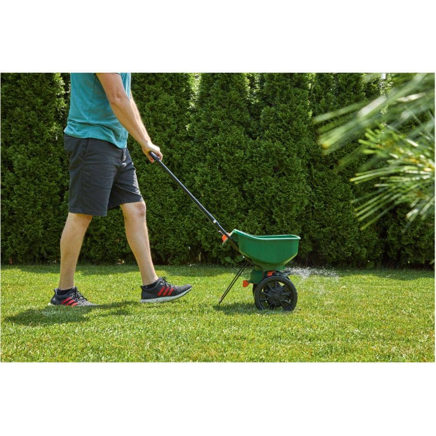 Turf Builder Edgeguard Mini Broadcast Fertilizer Spreader