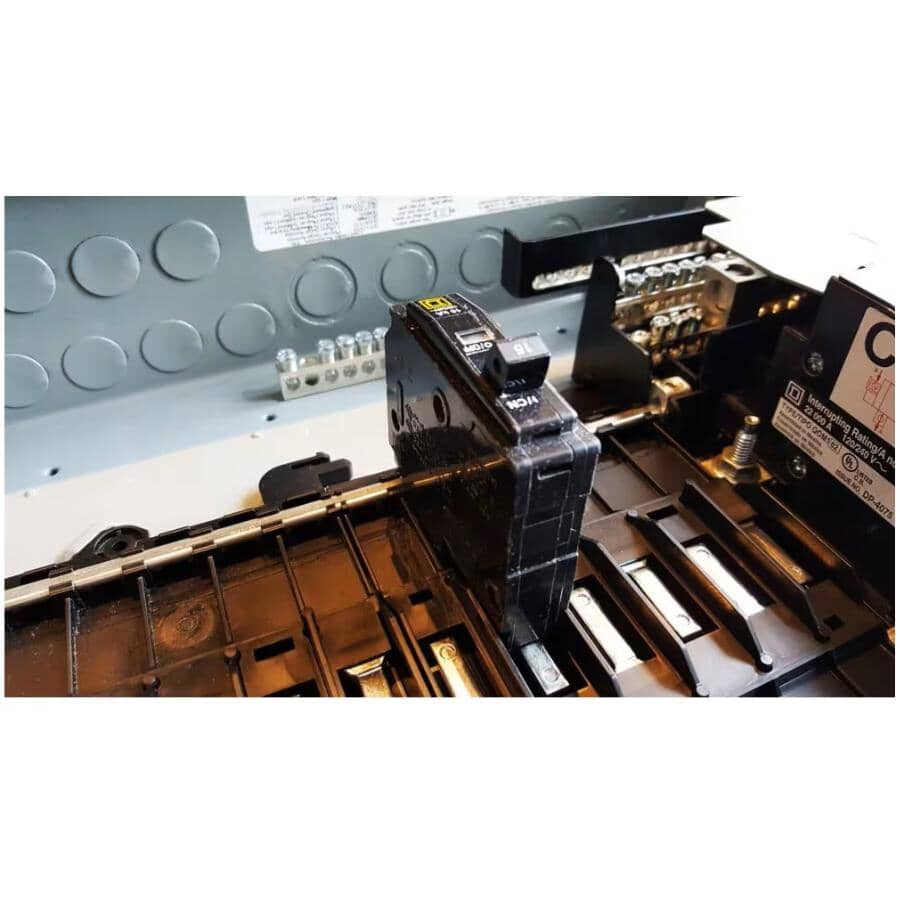 Single Pole Circuit Breaker - 15 Amp Plug-On