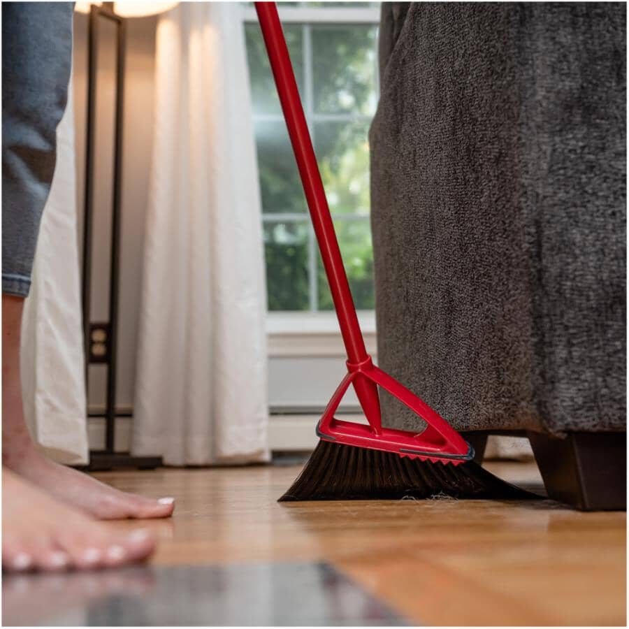 Oskar Angled Broom - with Clip-On Dust Pan