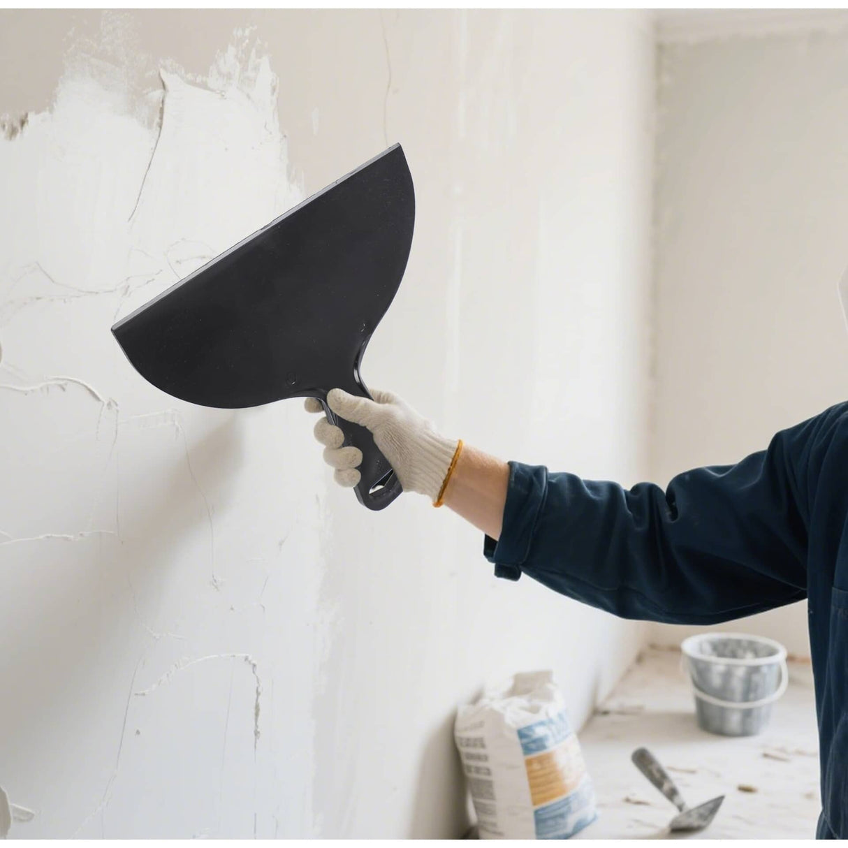 8" Plastic Drywall Knife