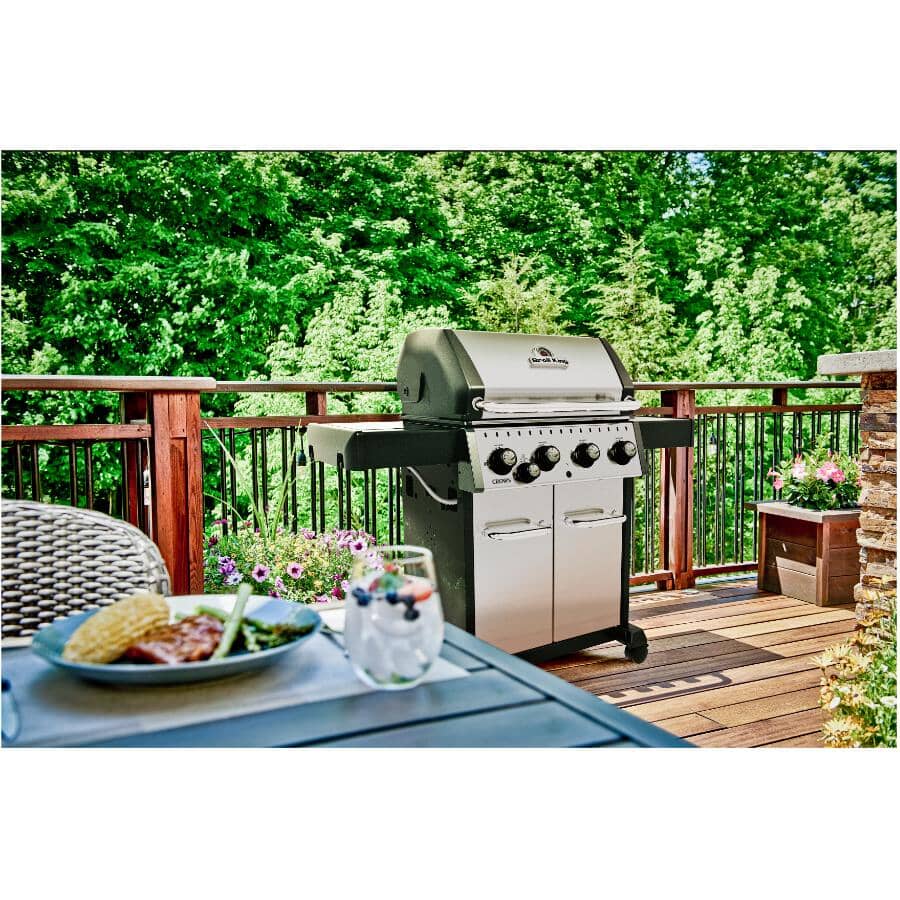 Crown S440 Propane BBQ - 4 Burner + Side Burner