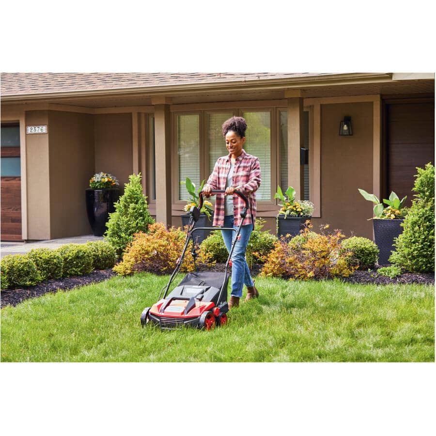 Electric Lawn Push Dethatcher & Scarifier - 13 Amp
