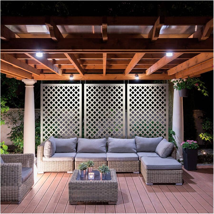 4' x 8' White Classic Vinyl Mesh - 2-3/4" Spacing