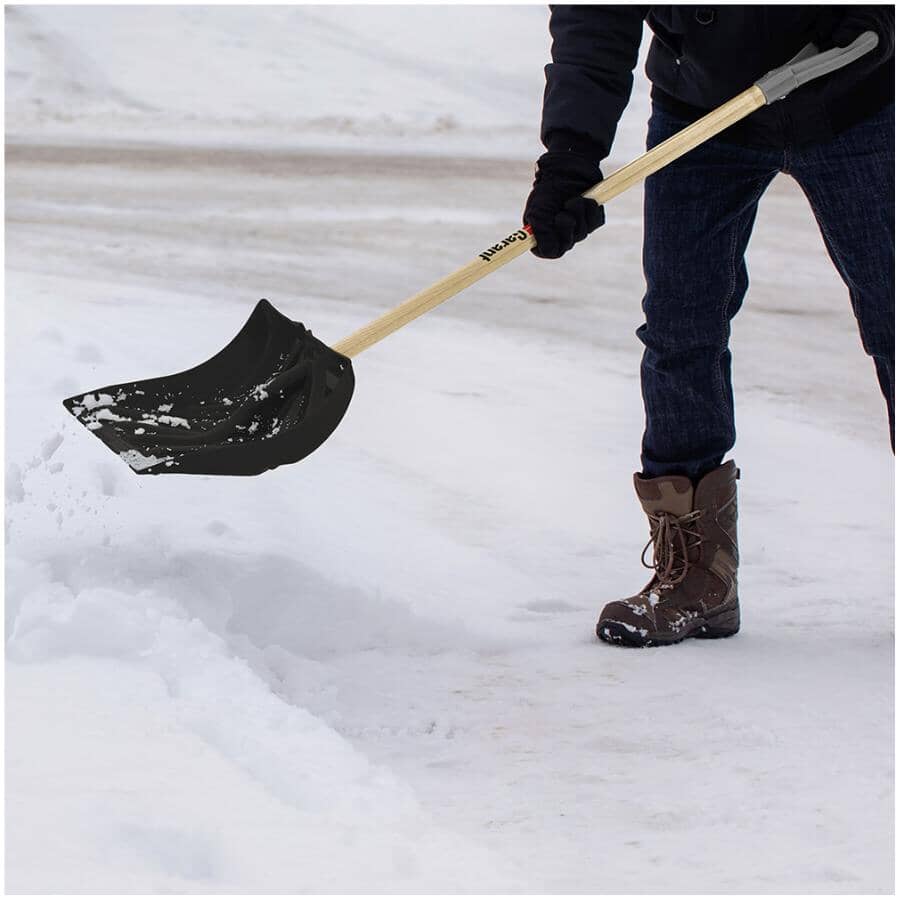 18" Poly Blade Snow Shovel - with D-Grip Handle