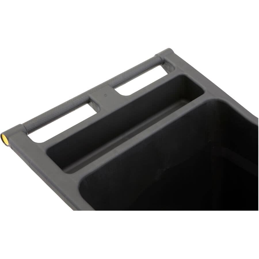 Poly Garden Dump Cart - 5 cu. ft.