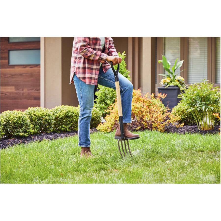 30" D-Handle Spading Garden Fork