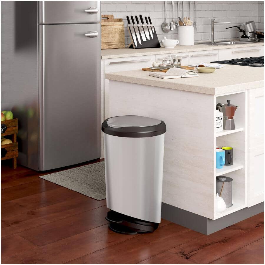 Tondo Stainless Steel Step-On Garbage Can - 42 L