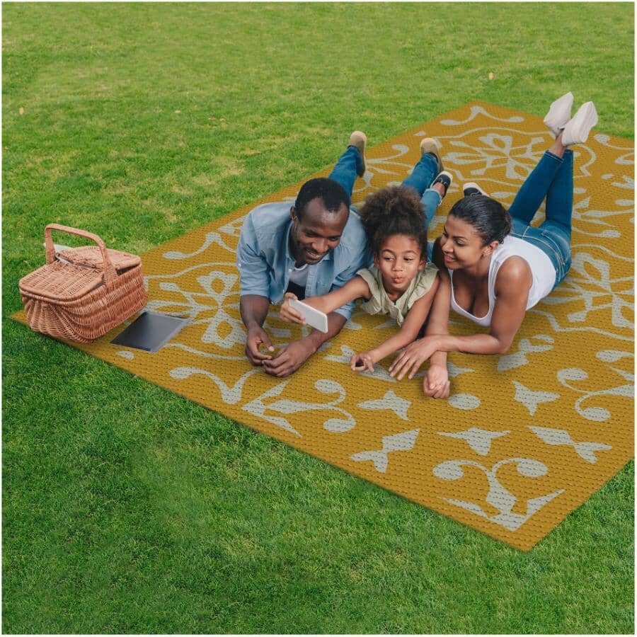 Pure Plastics Patio Rug - Weston, 98" x 71"