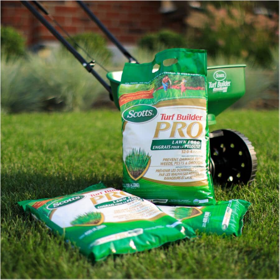 32-0-4 Turf Builder Pro Lawn Fertilizer - Covers 400 sq. m.