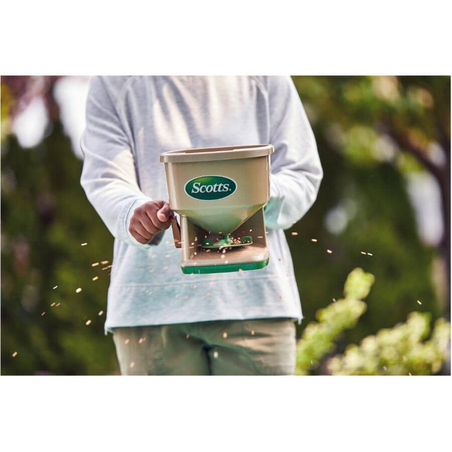 Green Hand Held Fertilizer Spreader