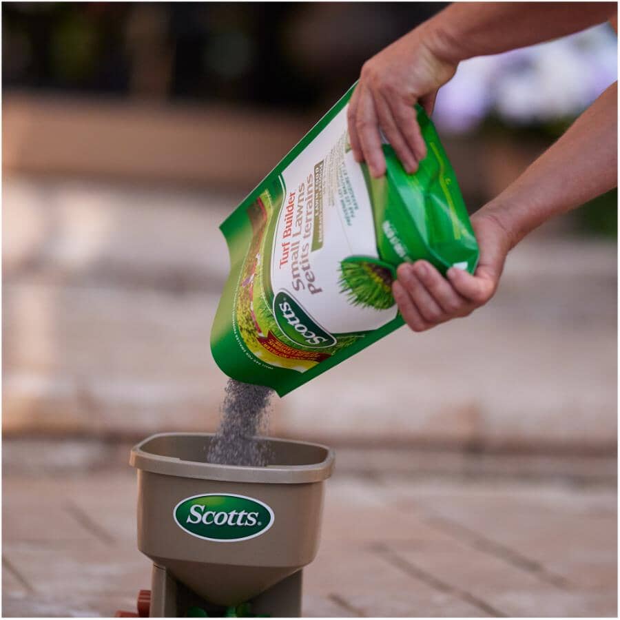 Turf Builder Small Lawns Lawn Food - Covers 100 sq. m. + 30-0-3