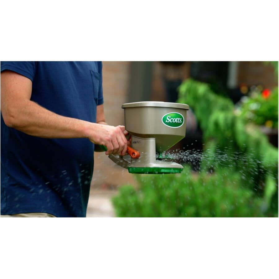 Turf Builder Small Lawns Lawn Food - Covers 100 sq. m. + 30-0-3