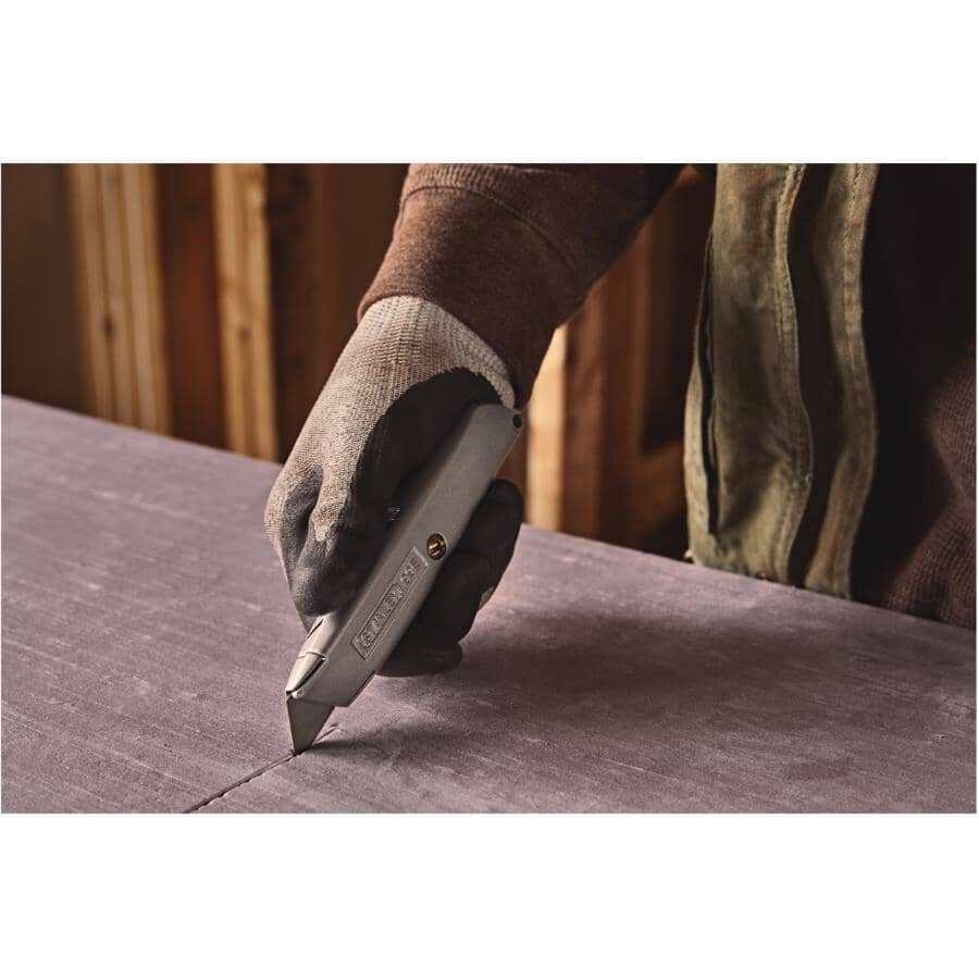 Retractable Utility Knife, with 3 Blades