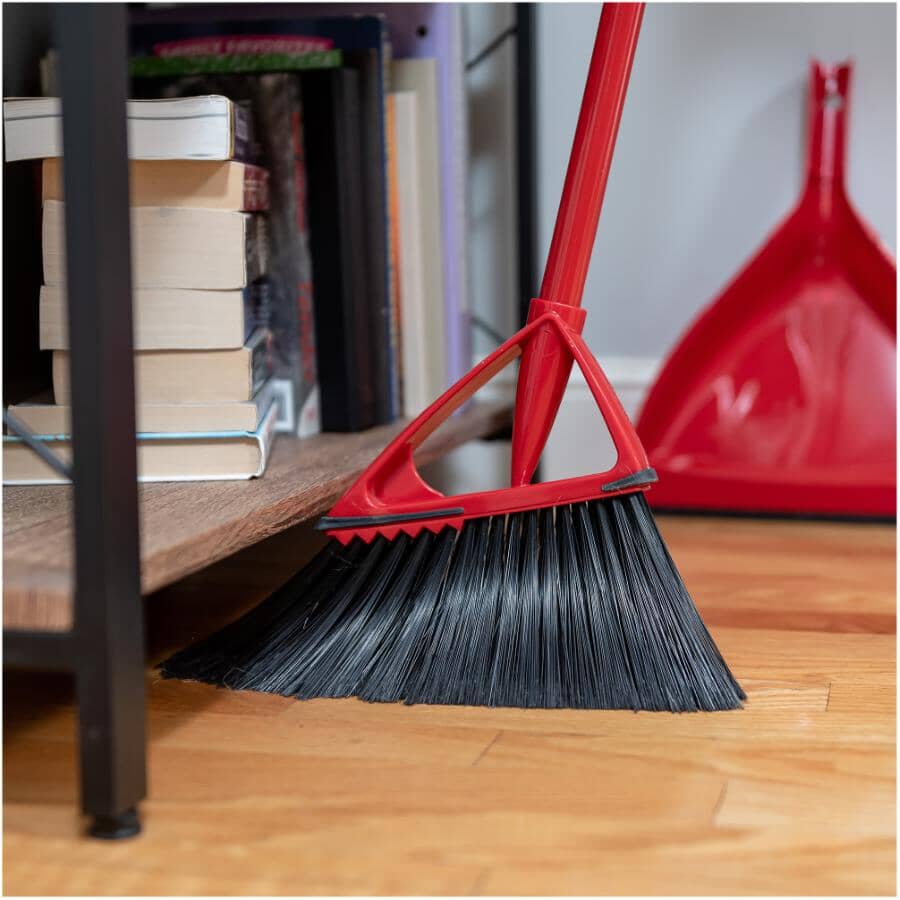 Oskar Angled Broom - with Clip-On Dust Pan